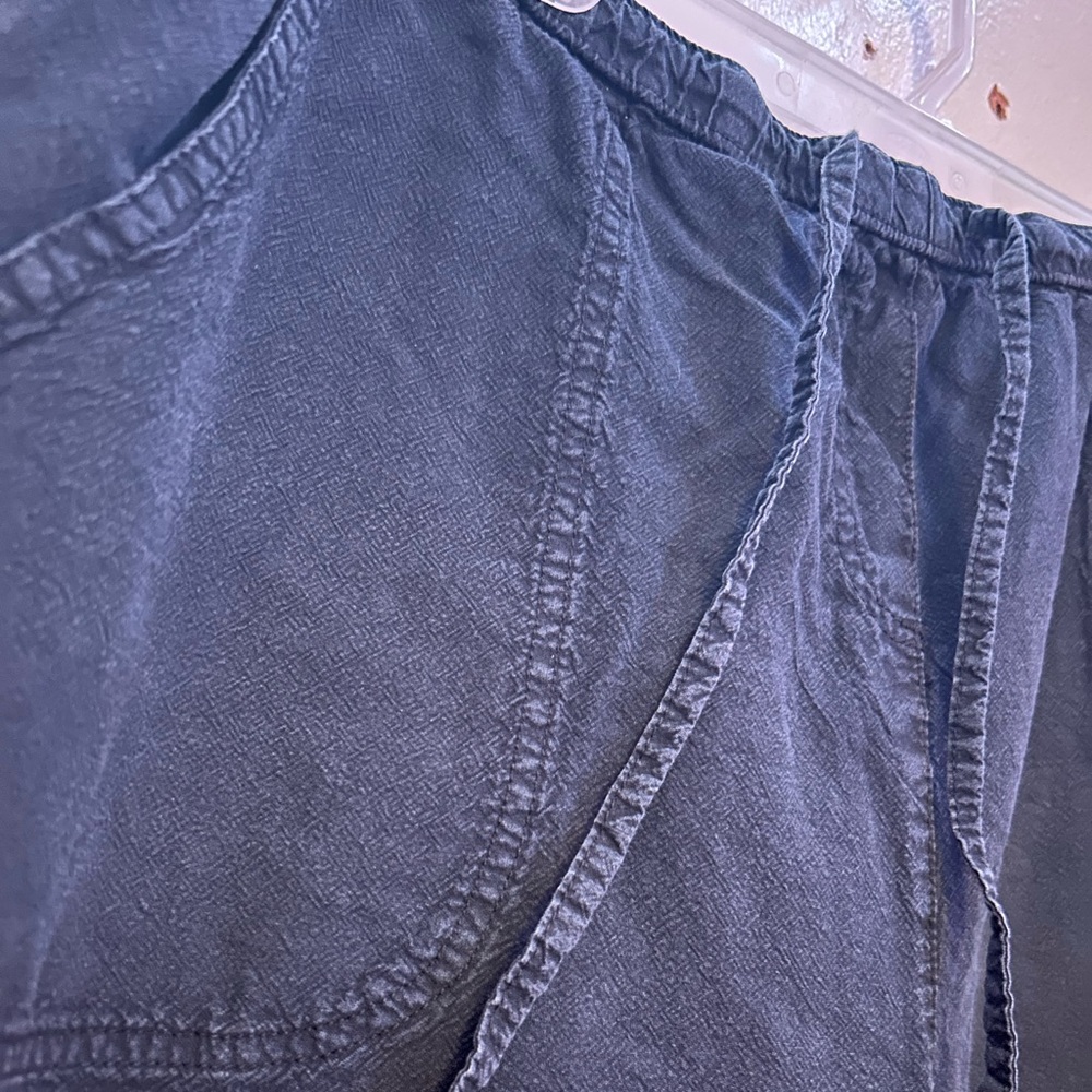Drawstring Capris - Picture 2 of 3